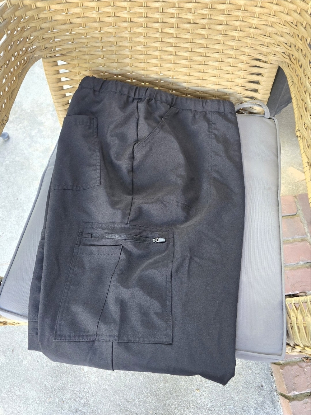 Floral Hue 2XL Black Scrub Pants with Zip Pocket.